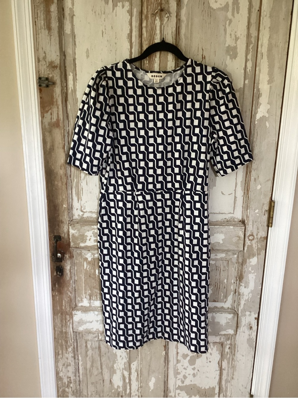 Boden Navy and White Geometric Sheath Dress - 6L - EUC! - 100% cotton